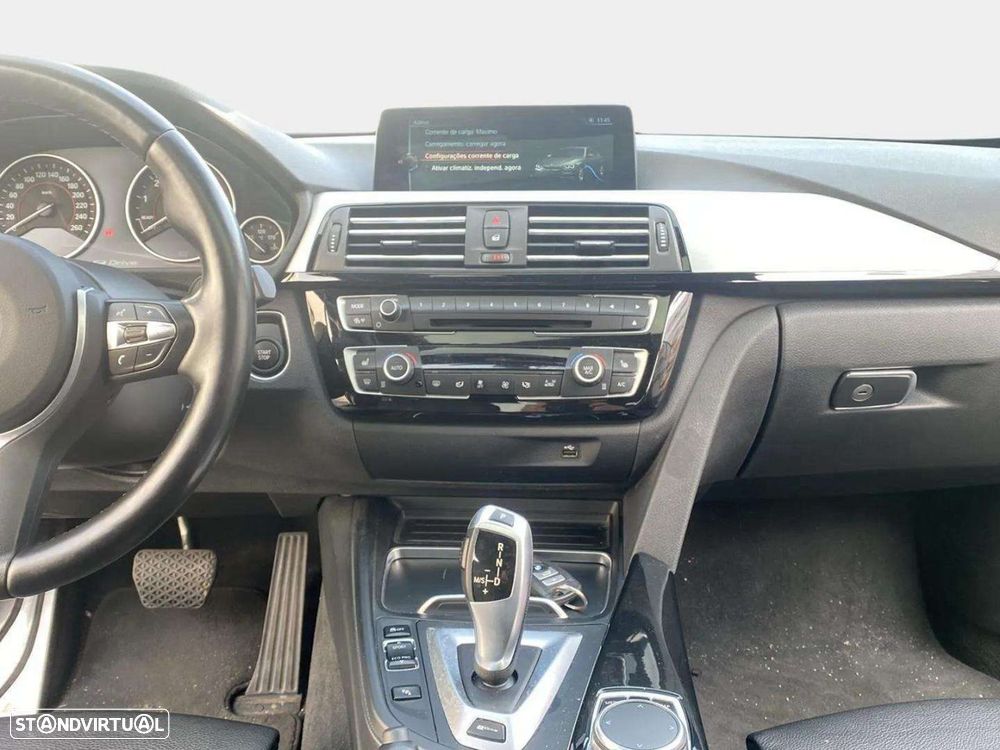 BMW 330 e iPerformance Pack M - 12