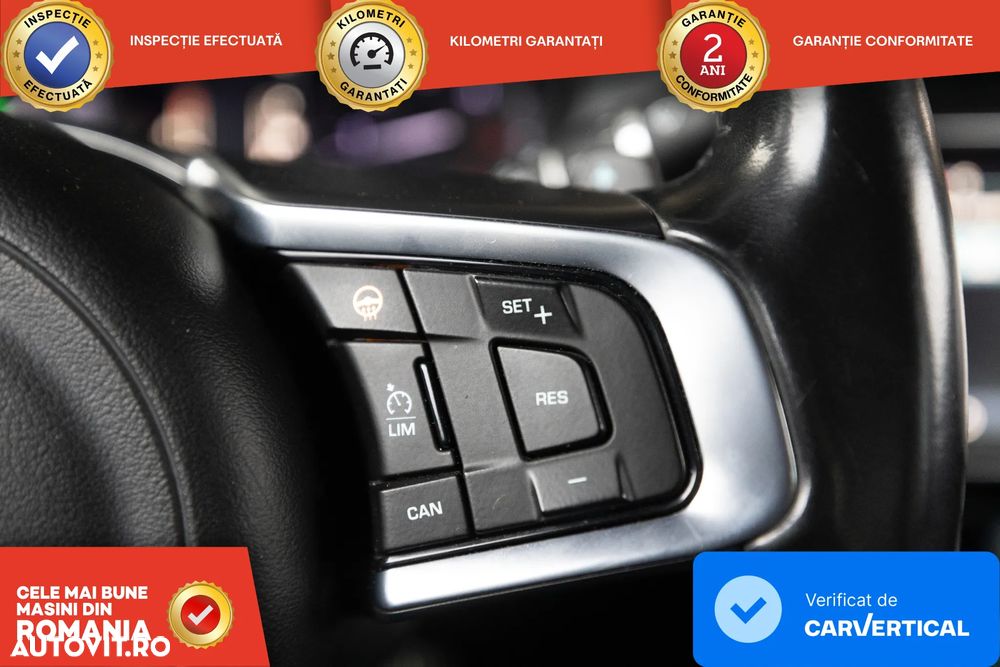 Jaguar XE 2.0 AWD R-Sport - 16