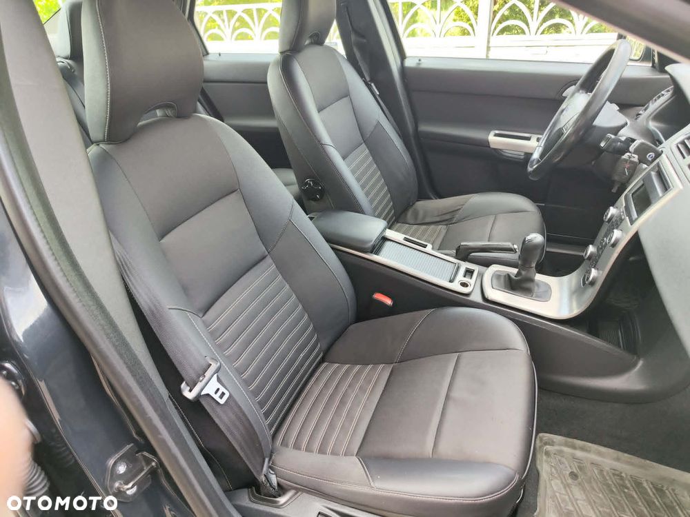 Volvo S40 2.0D - 23