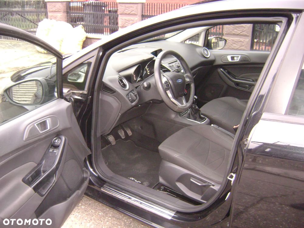 Ford Fiesta - 8