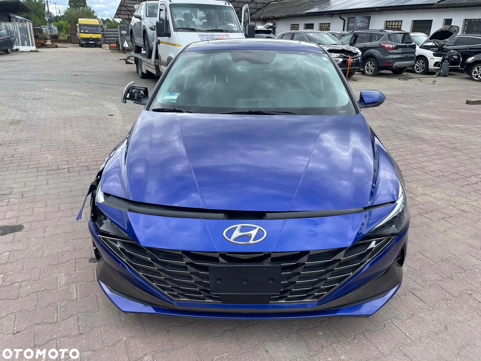 Hyundai Elantra - 4