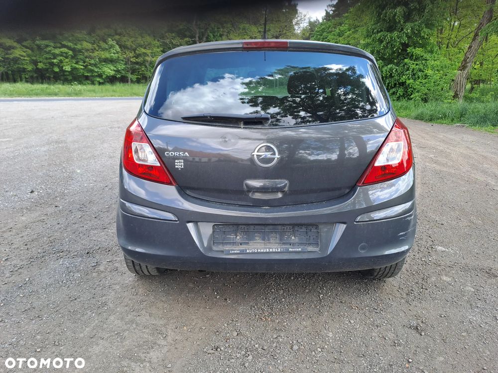 Opel Corsa 1.4 16V Cosmo - 9