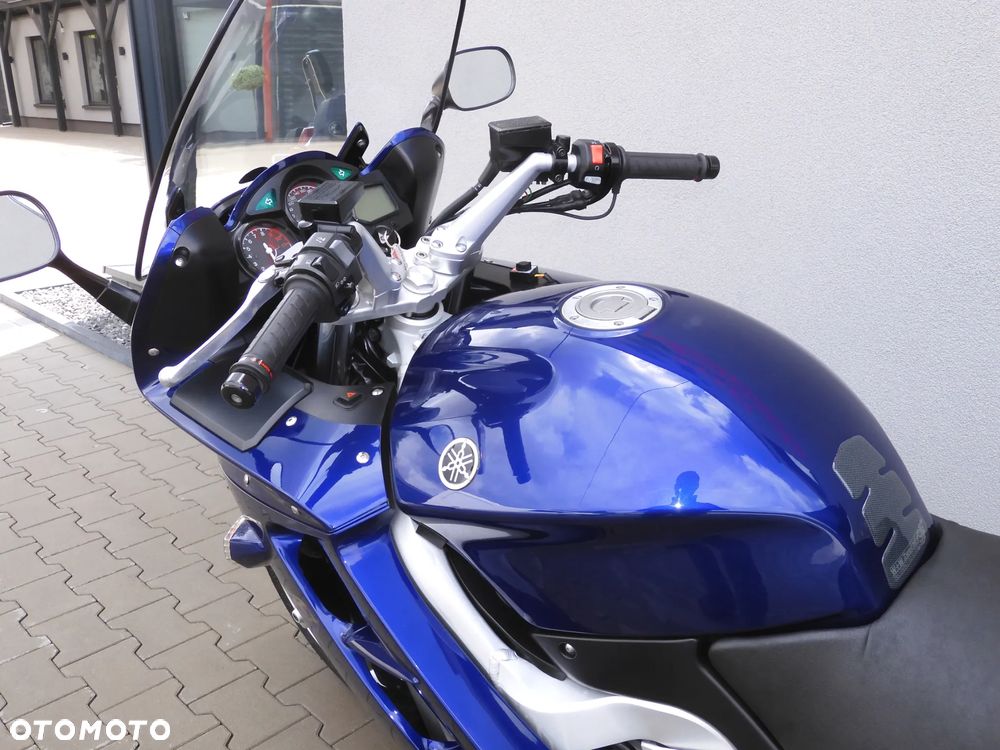 Yamaha FJR - 27