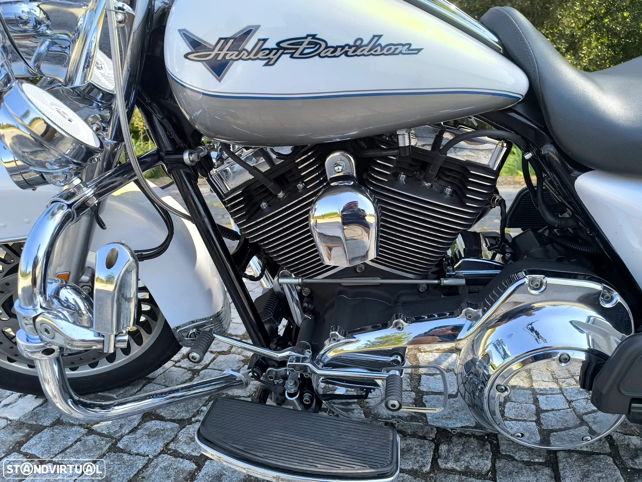 Harley-Davidson FLHR - 8