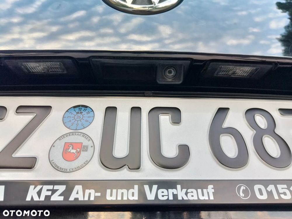 Volkswagen Passat - 13