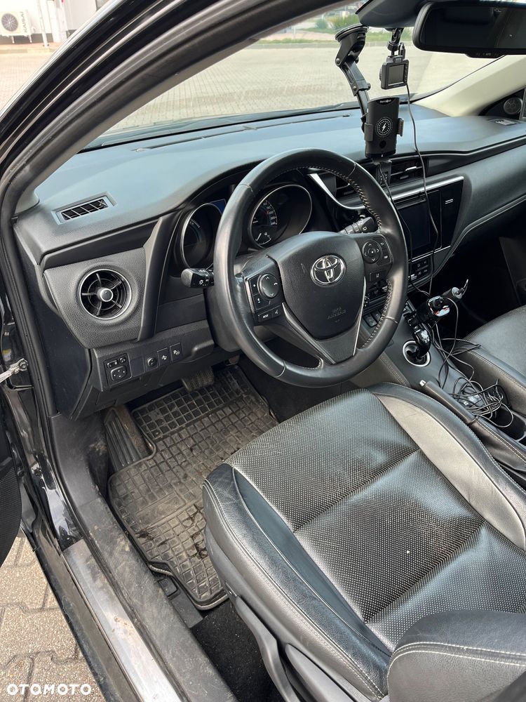 Toyota Auris ver-hybrid-135-prestige - 19