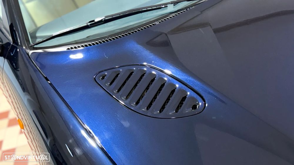 Aston Martin Vantage Coupe - 11