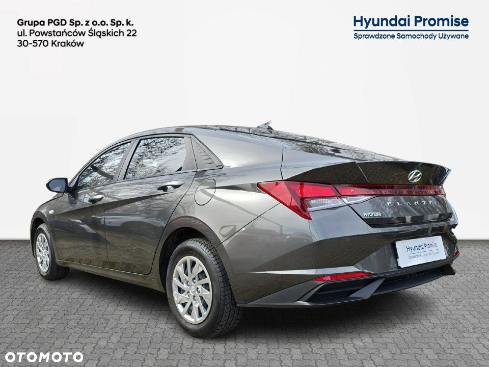 Hyundai Elantra - 4