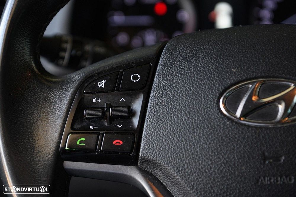 Hyundai Tucson 1.7 CRDi Executive - 31