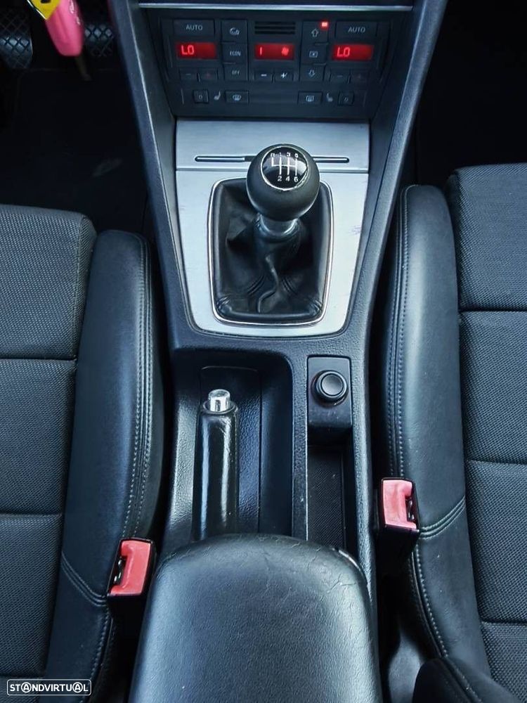 Audi A4 2.0 TDI S-line - 22
