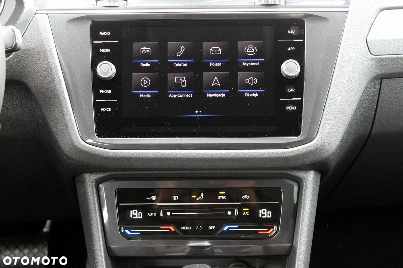 Volkswagen Tiguan - 17