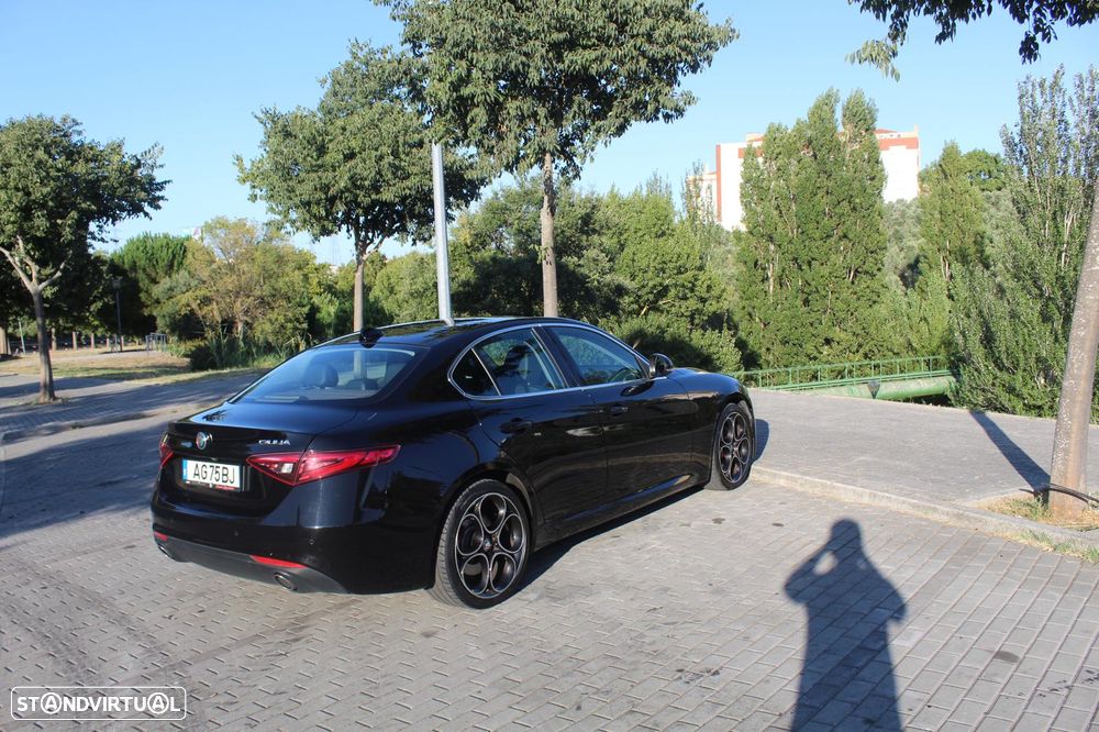 Alfa Romeo Giulia - 10