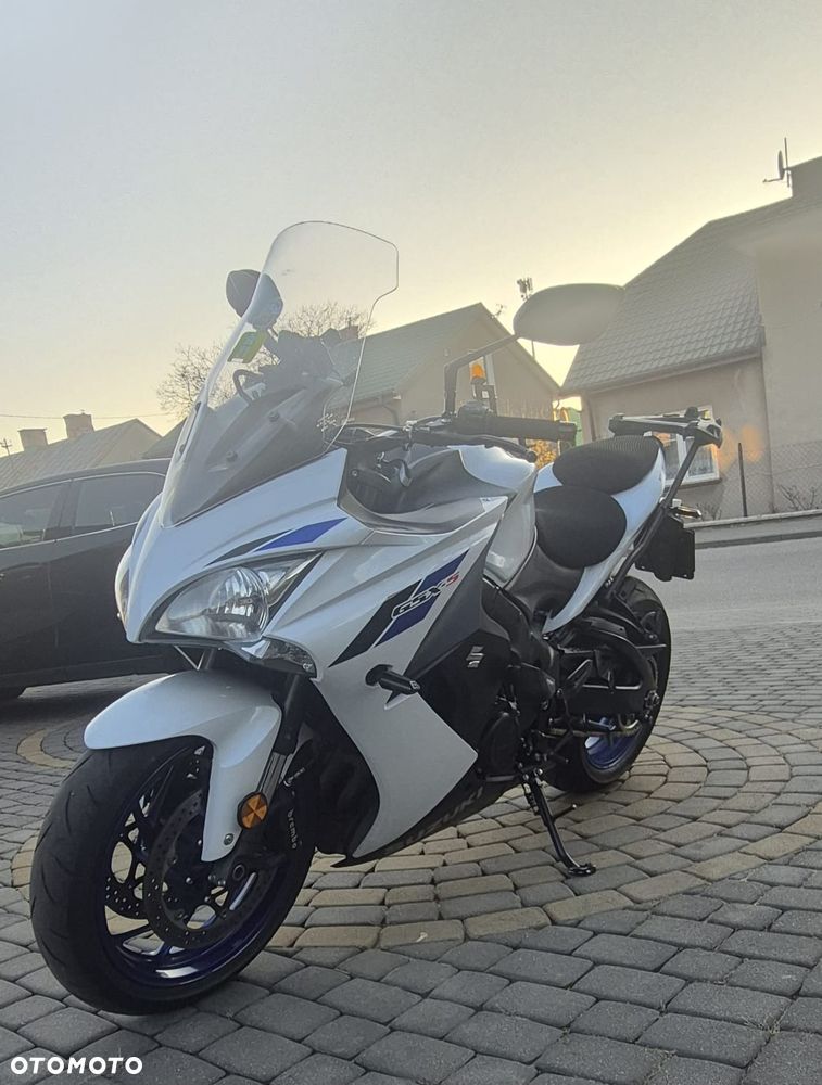Suzuki GSX - 2