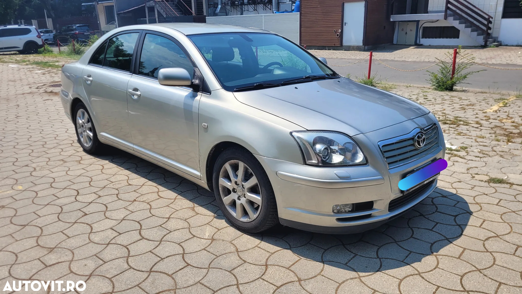 Toyota Avensis 2.2 D-4D Sedan Sol - 7
