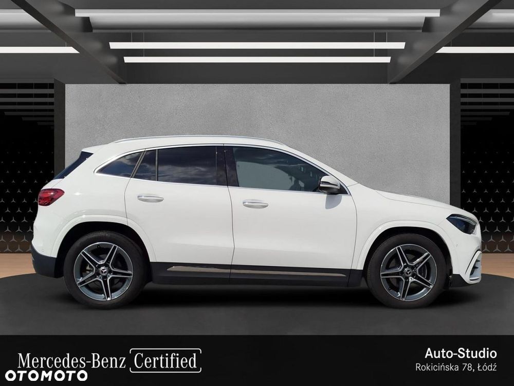 Mercedes-Benz GLA - 8