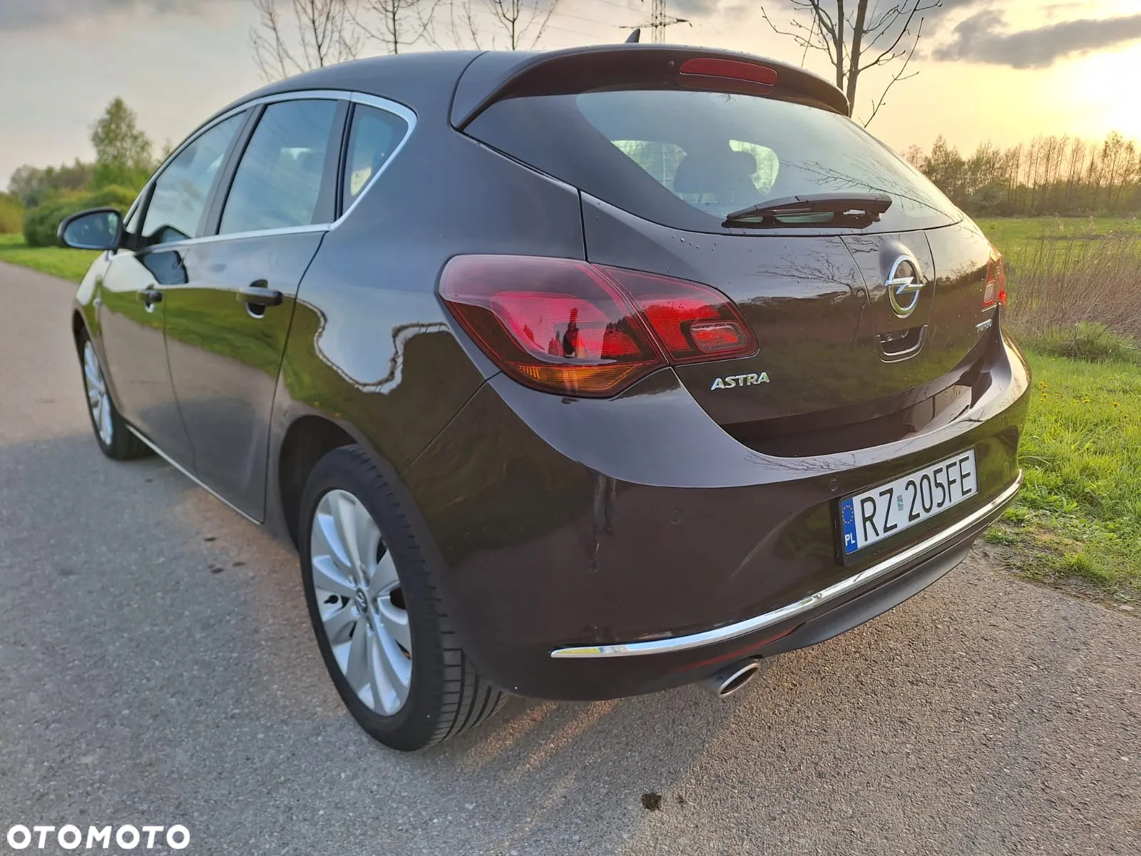 Opel Astra IV 1.4 T Cosmo EU6 - 3
