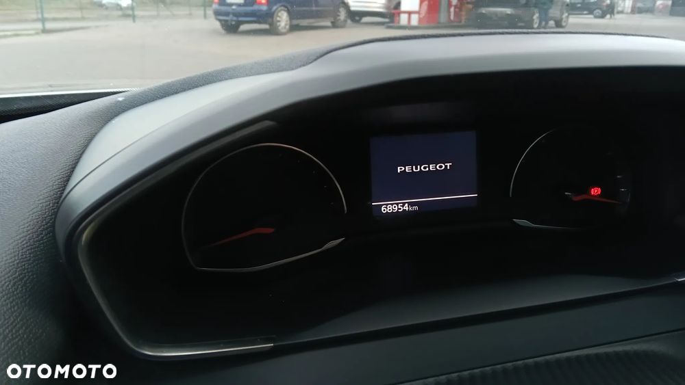 Peugeot 2008 1.5 BlueHDi Allure Pack S&S EAT8 - 14