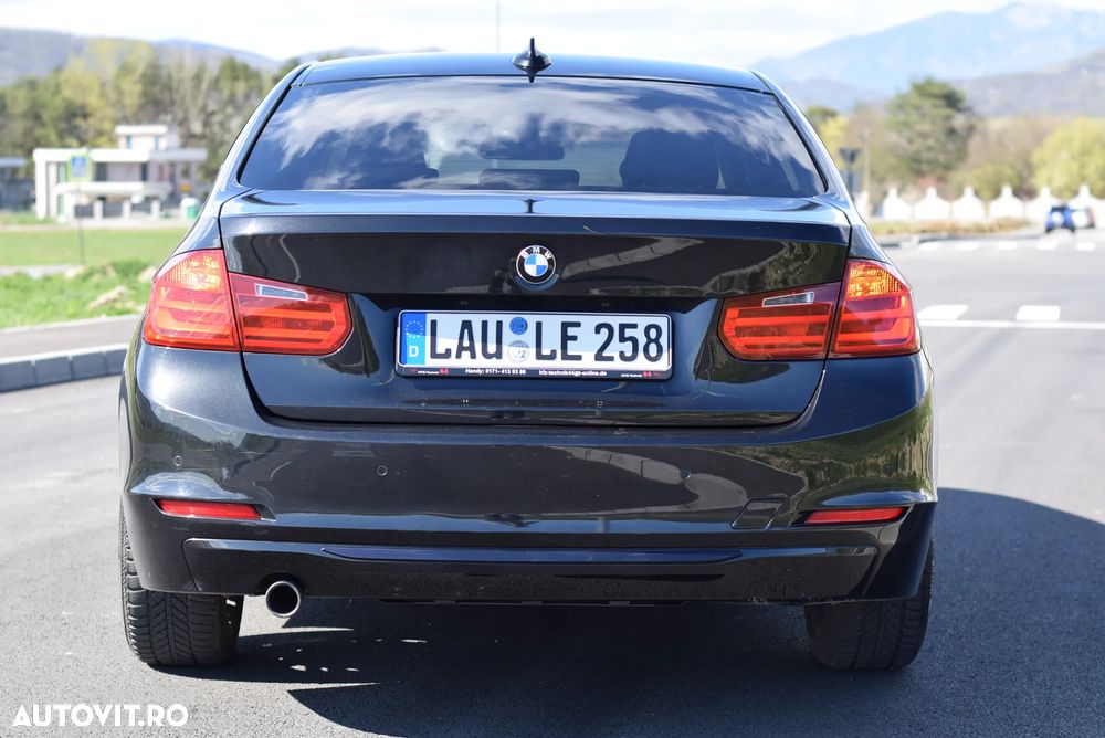 BMW Seria 3 320d Sport-Aut. - 28