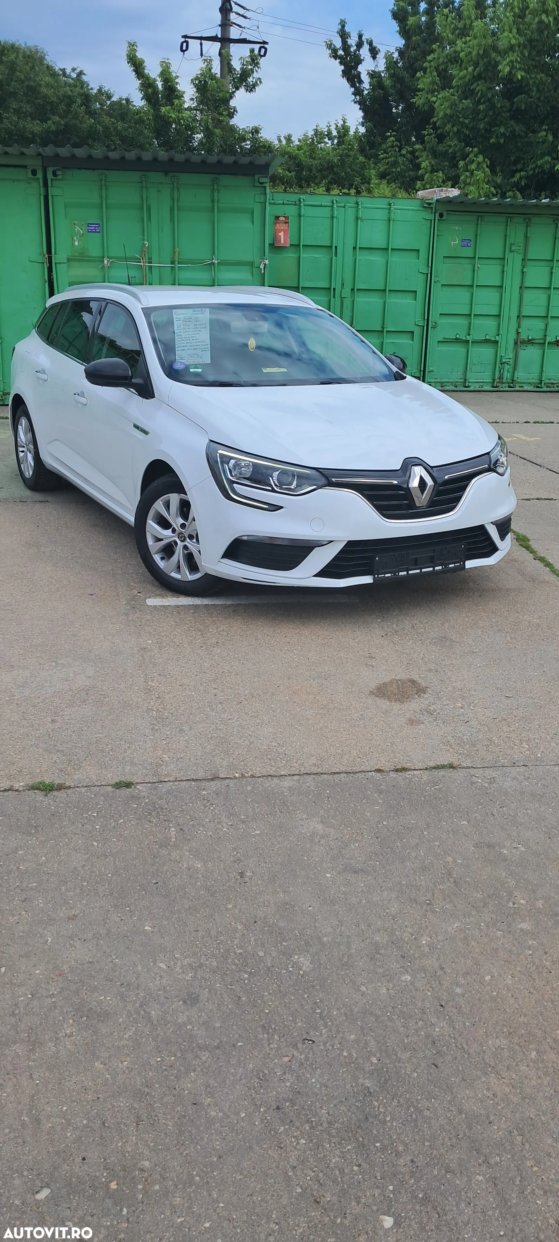 Renault Megane Estate TCe GPF Zen - 12
