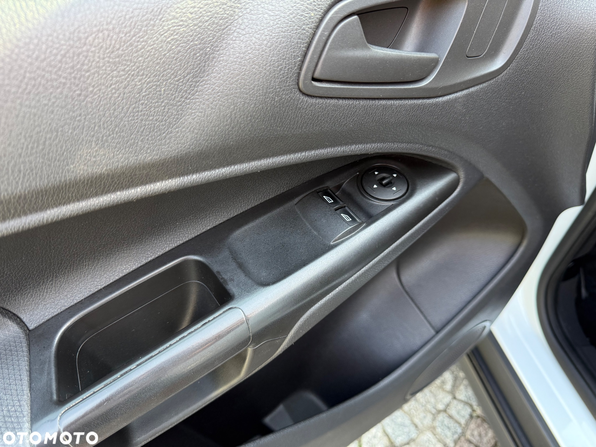 Ford Transit Connect klimatyzacja webasto hak piękny - 23