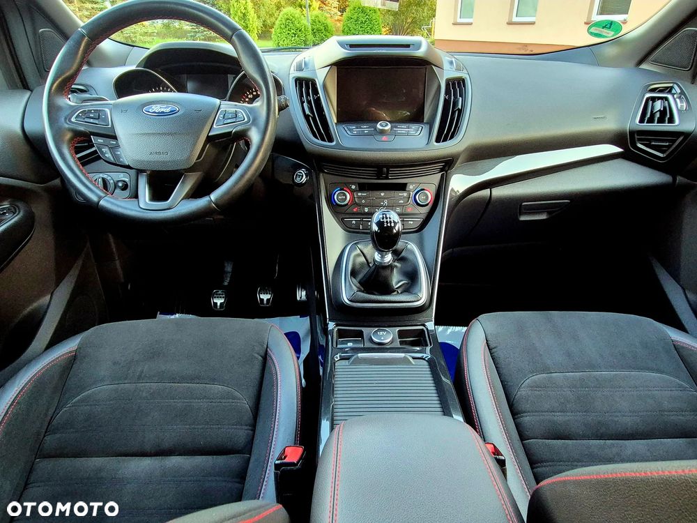 Ford Kuga 2.0 TDCi 4x4 ST-Line - 26