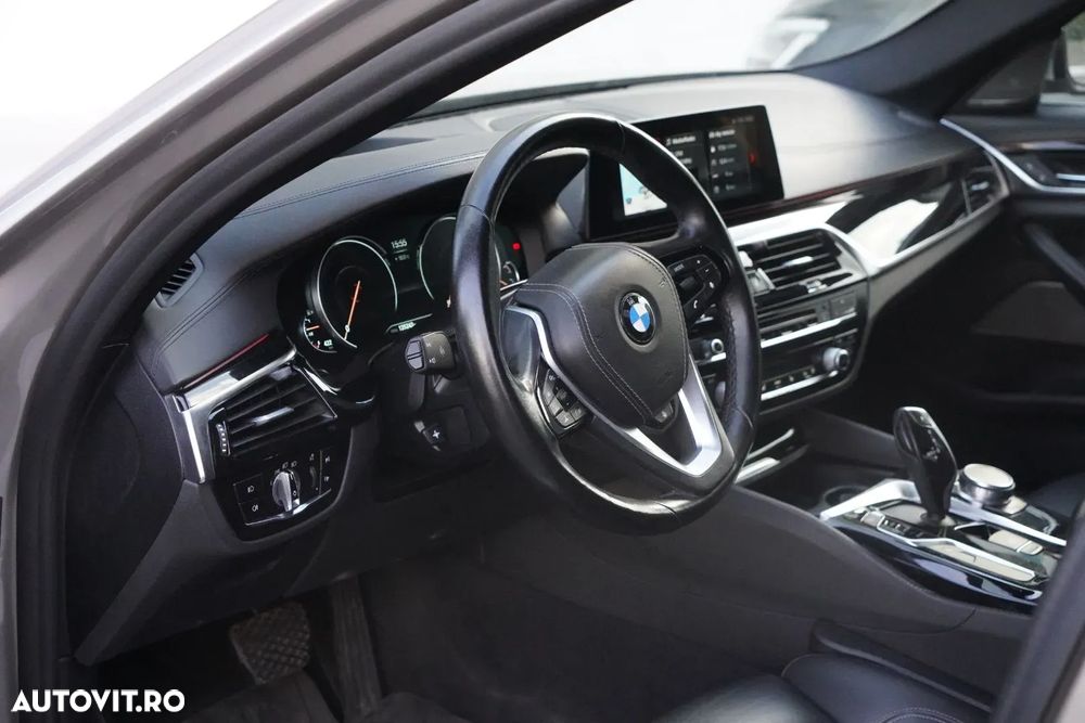 BMW Seria 5 540i xDrive AT - 9