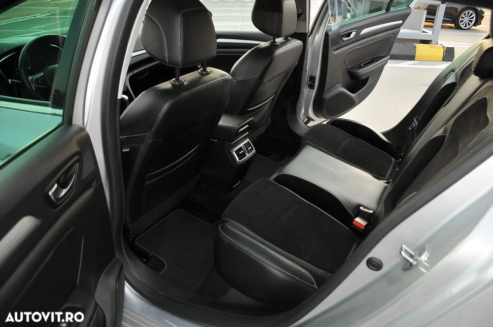 Renault Megane TCe 140 GPF EDC INTENS - 11