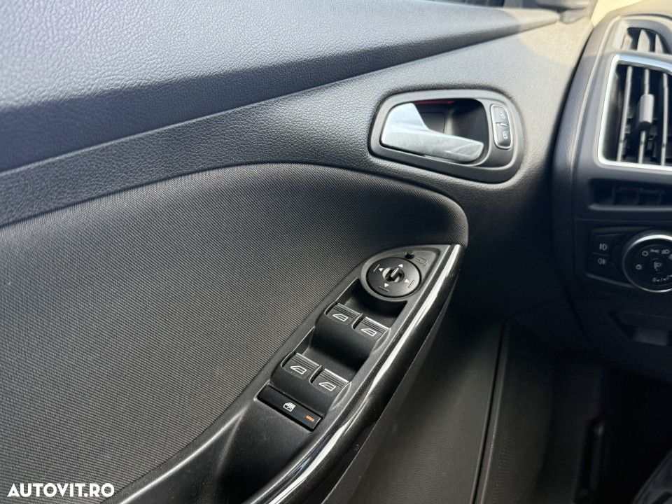Ford Focus - 18