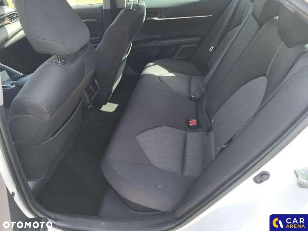 Toyota Camry - 33