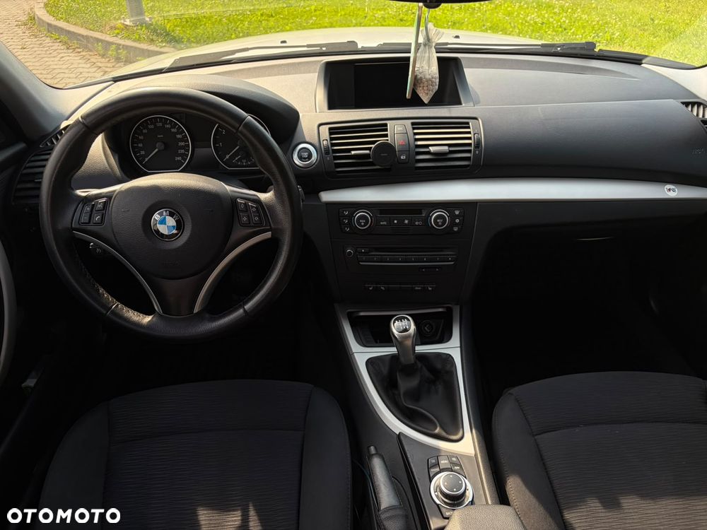 BMW Seria 1 118i - 11