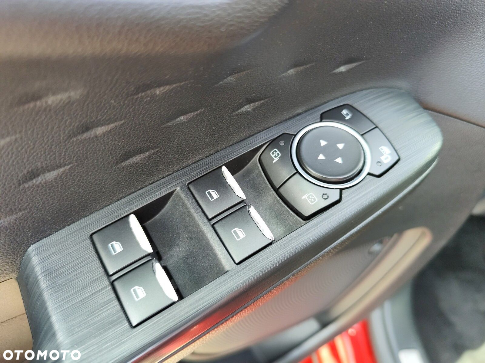 Ford Kuga - 11
