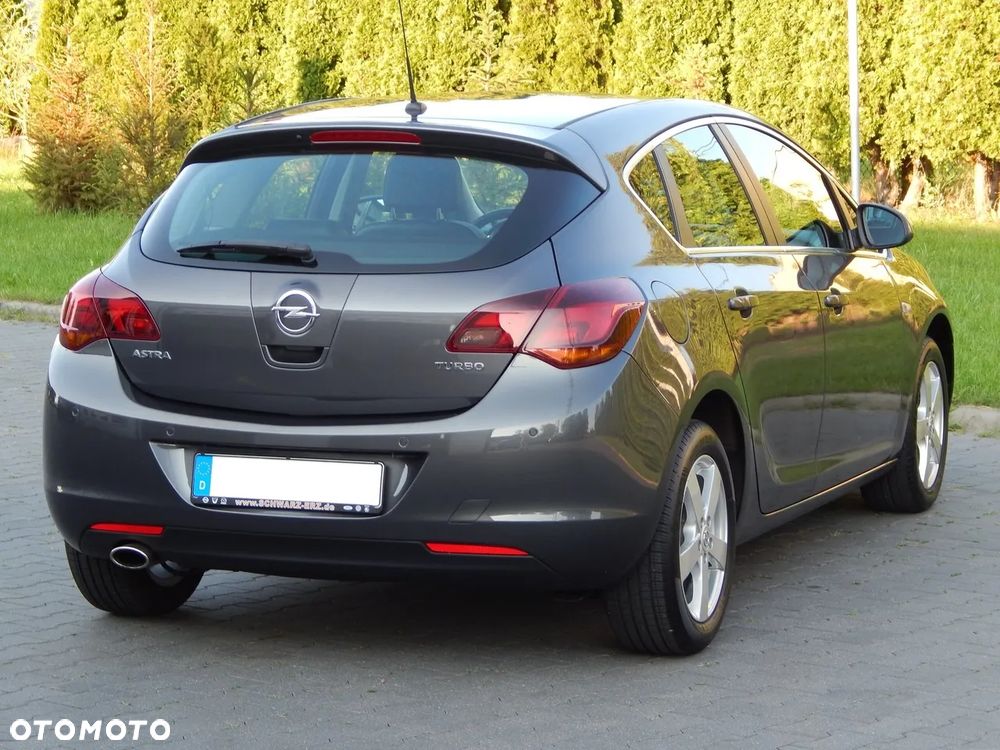Opel Astra 1.4 Turbo Cosmo - 2