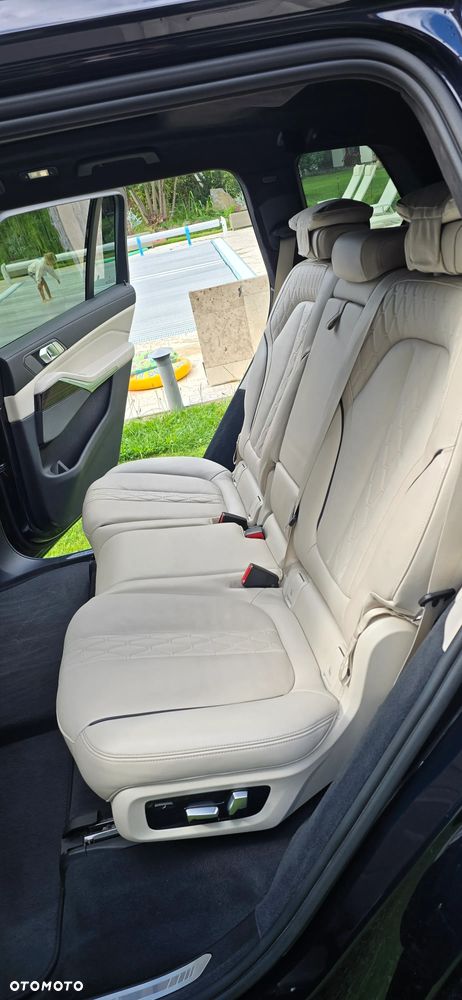 BMW X7 xDrive30d - 19