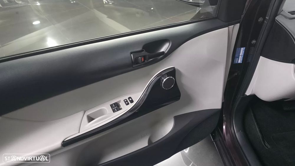 Toyota iQ 1.0 VVT-i 2 MultiDrive - 4