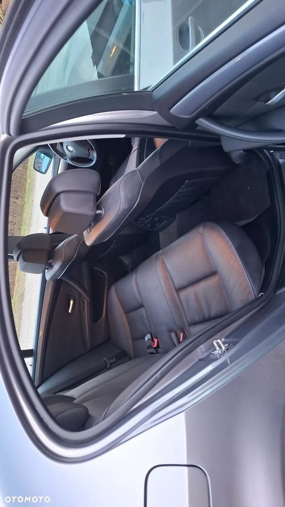 BMW Seria 5 525i - 10