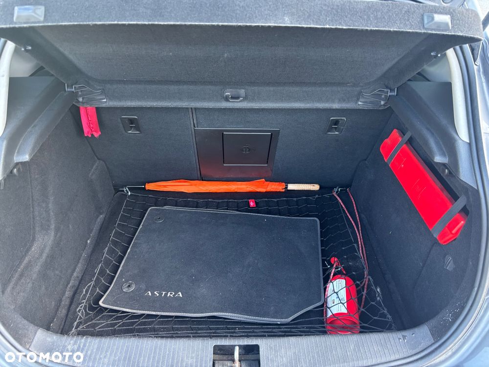 Opel Astra 1.6 Cosmo - 9