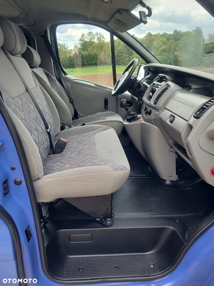 Opel Vivaro - 10