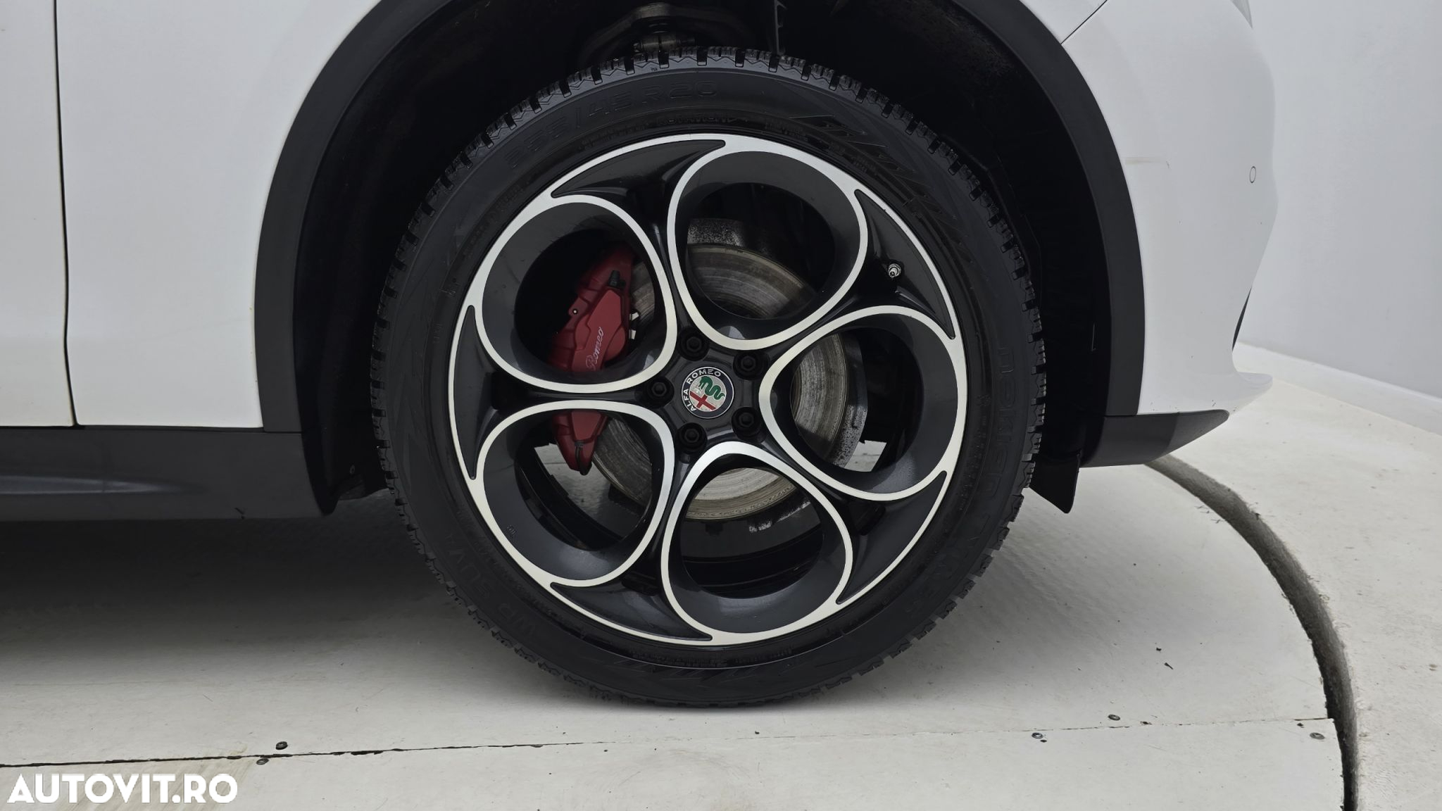 Alfa Romeo Stelvio 2.0 Turbo AWD AT8 Super - 23