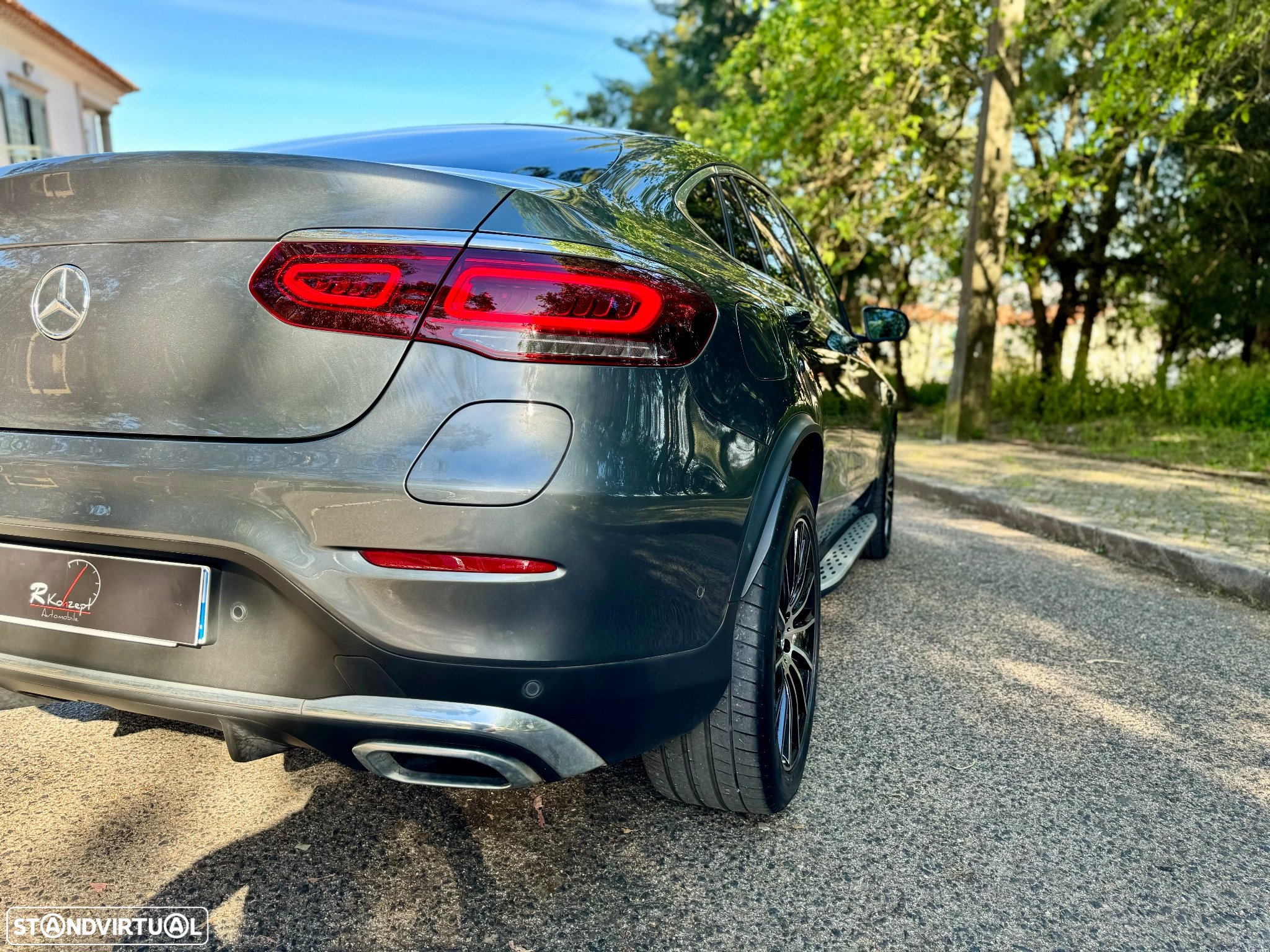 Mercedes-Benz GLC 300 Coupe de 4Matic 9G-TRONIC AMG Line Plus - 12
