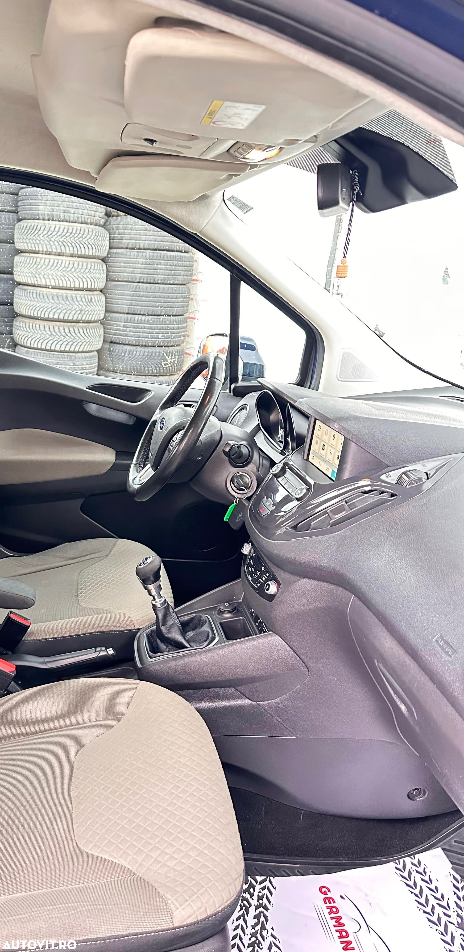 Ford Tourneo Courier - 8