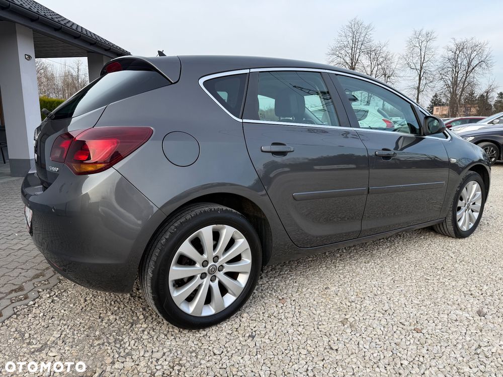 Opel Astra 1.4 T Cosmo - 14