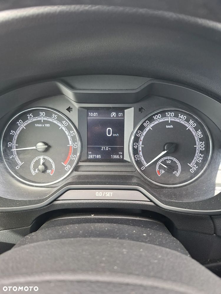 Skoda Octavia 1.6 TDI Ambition DSG - 12