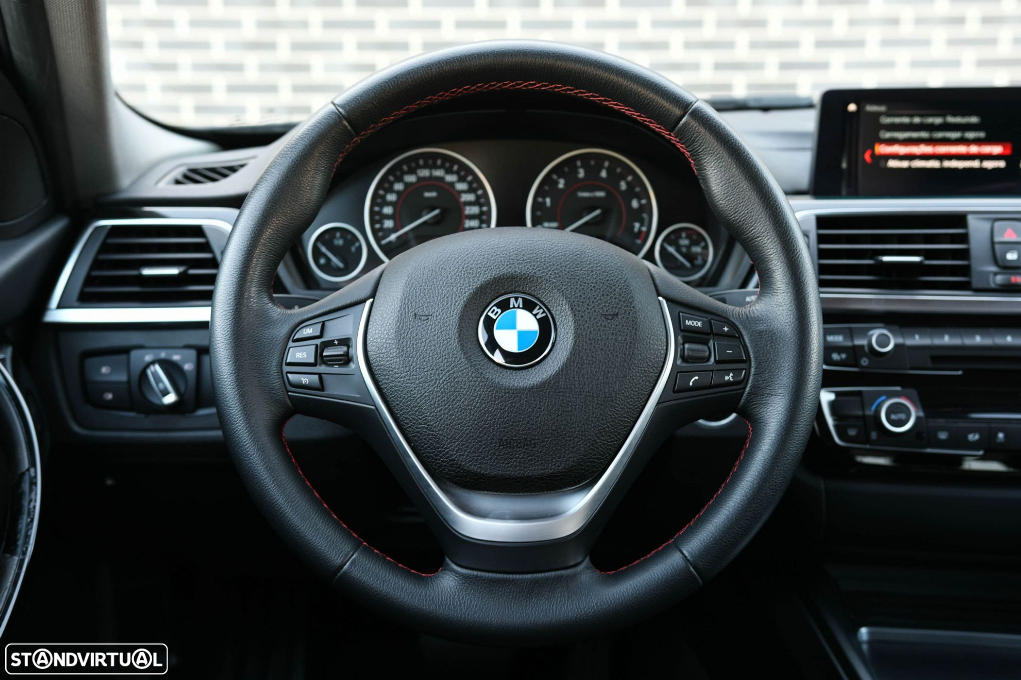 BMW 330 e iPerformance Line Sport - 28