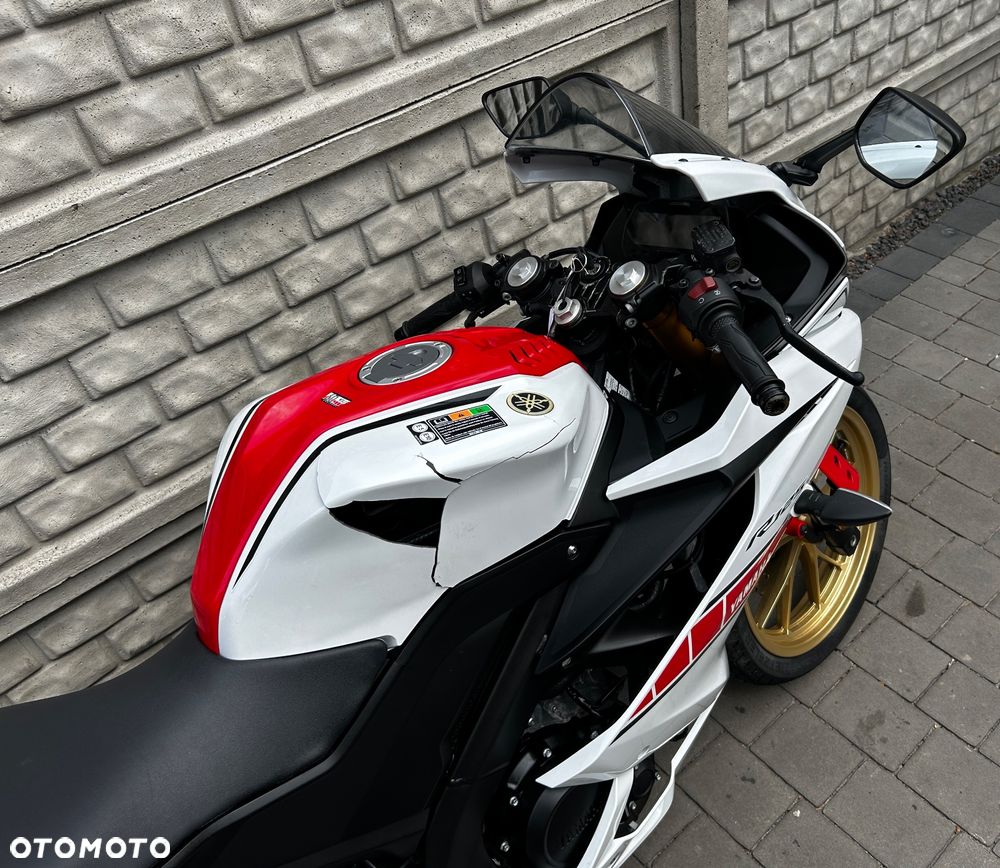 Yamaha YZF - 8