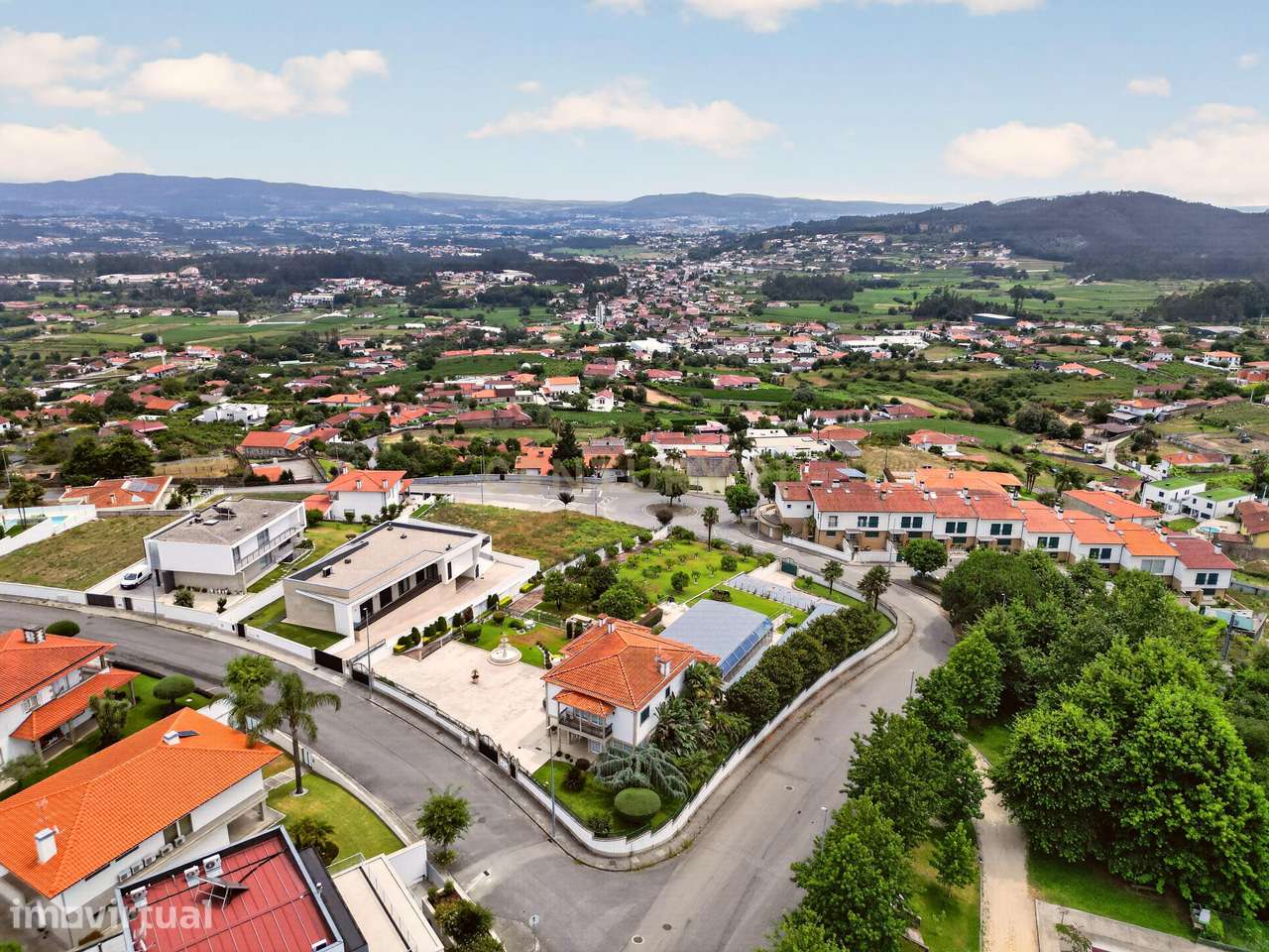 Casa T4 com Vista Panorâmica em Carapeços, Barcelos - Grande imagem: 3/60