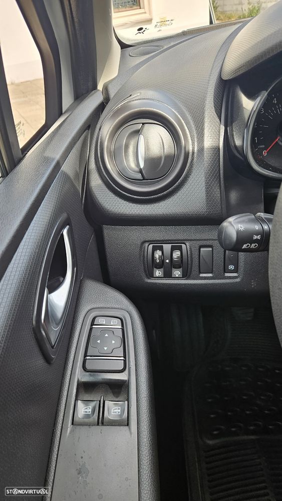 Renault Clio 1.5 dCi Zen - 23