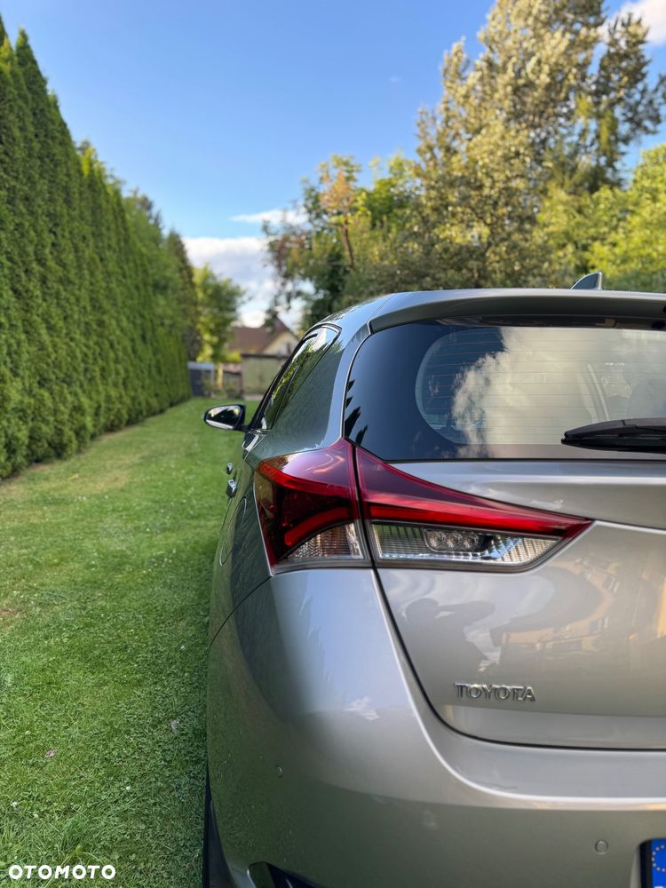 Toyota Auris 1.6 Premium Comfort - 10