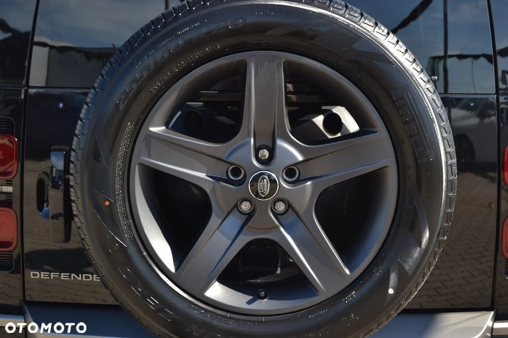 Land Rover Defender 110 D300 X-Dynamic SE - 21