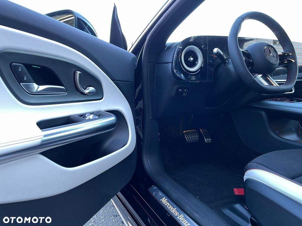 Mercedes-Benz CLA - 11