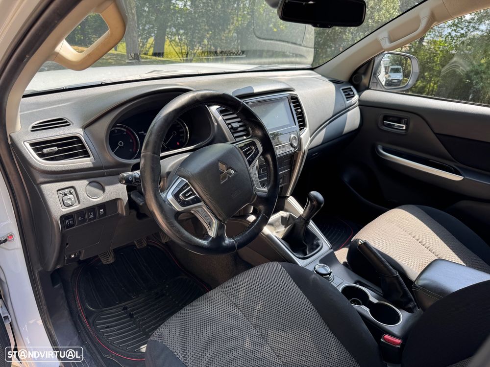 Mitsubishi L200 Pick Up 4x4 S&S Cabine Dupla Select - 10